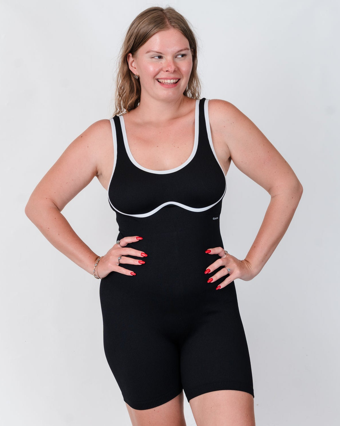 Short onesie with contrast tipping