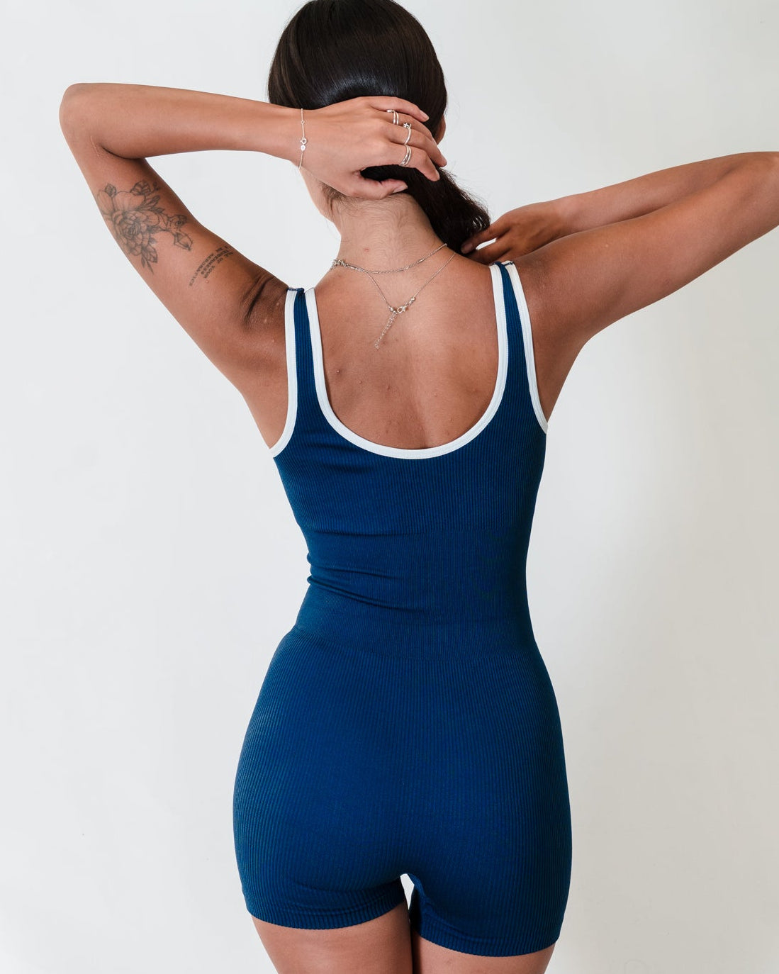 Short onesie with contrast tipping